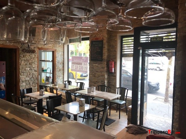 Bar con cocina y terraza, Alcobendas