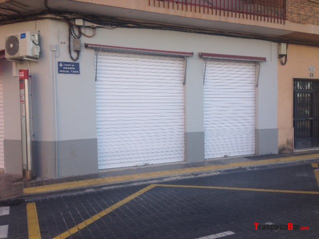Alquilo bar en perfecto estado
