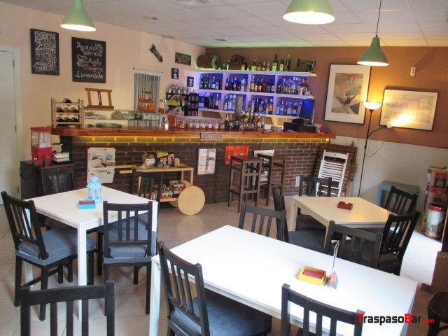 Traspaso café-pub en zona Cedro