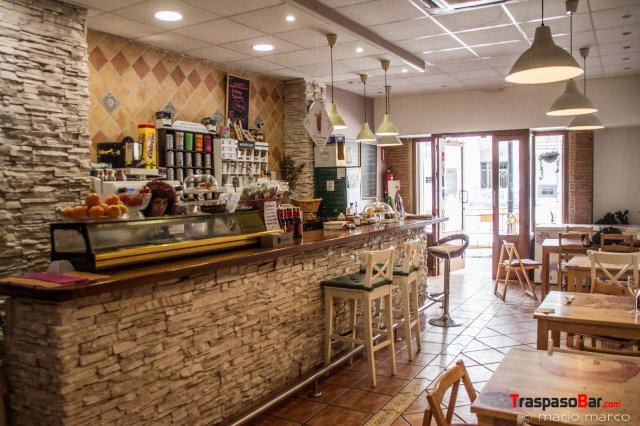Traspaso cafetería en calle de la Reina (Cabañal) 