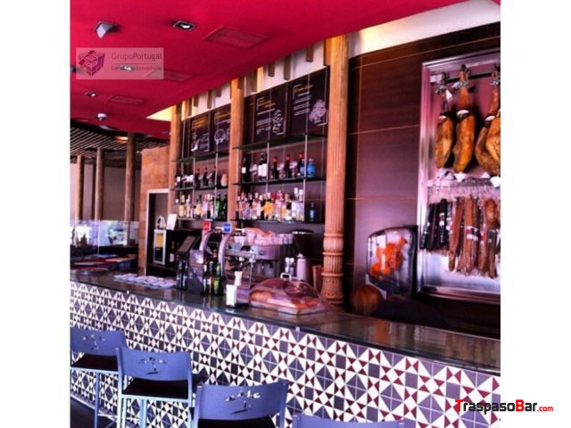 Traspaso Excelente Café Bar 295m² en zona Centro