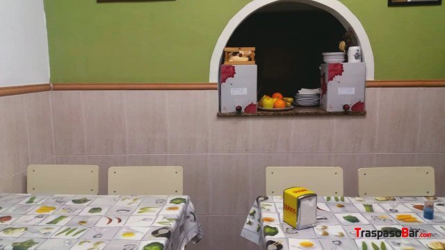 Se traspasa BAR RESTAURANTE.