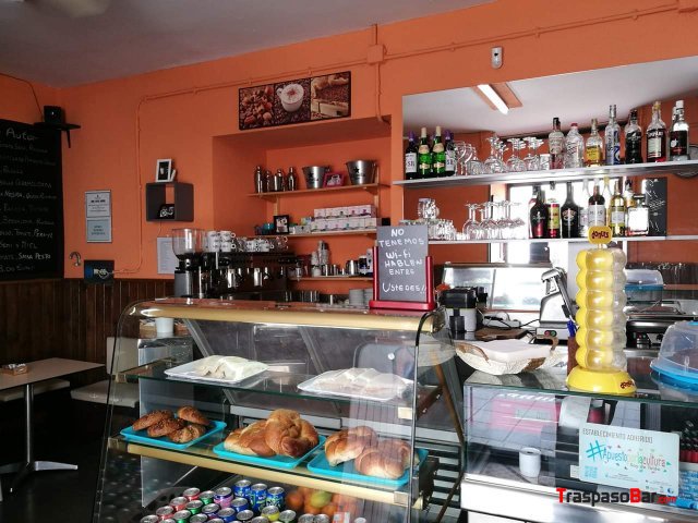 Traspaso bar-cafeteria en funcionamiento
