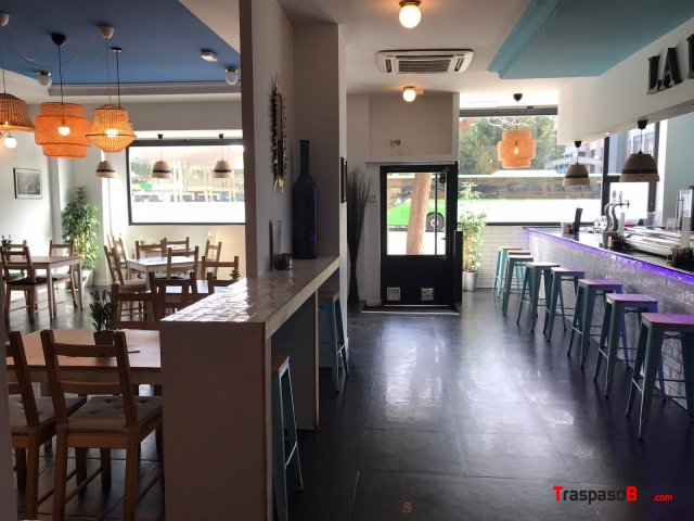 Bar Restaurante, 8 mesas de terraza