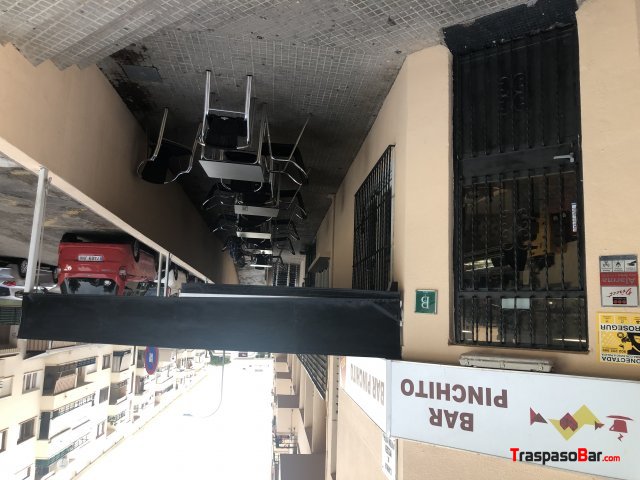 SE TRASPASA BAR-CAFETERIA
