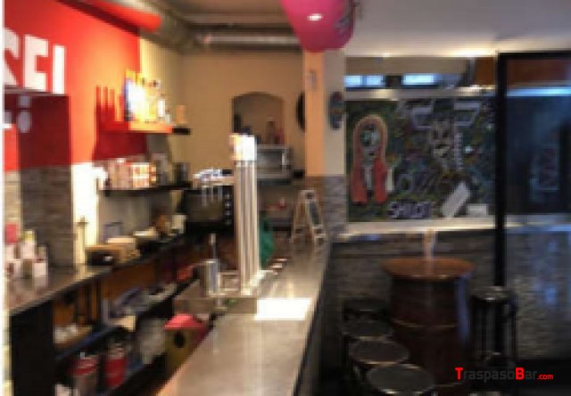 En traspaso Bar de 76m² 