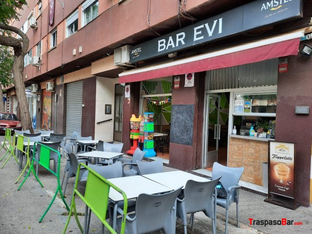 TRASPASO BAR EN MASSANASSA EN PLENO FUNCIONAMIENTO