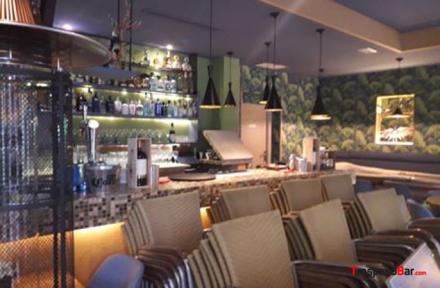 Traspaso Bar Restaurante 200m² con terraza en zona
