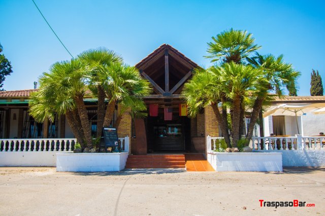 Restaurante cerveceria en chalet individual