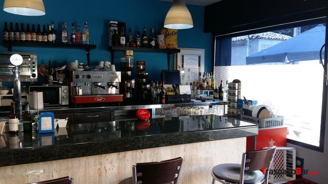 SE ALQUILA CAFETERIA-PUB