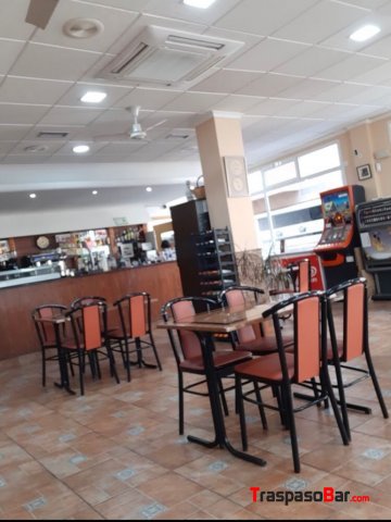 TRASPASO BAR- RESTAURANTE EN AMPOSTA (Tarragona)