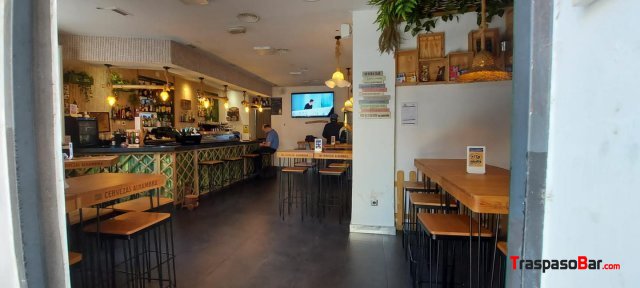 BAR CON TERRAZA Y TOTALMENTE EQUIPADO
