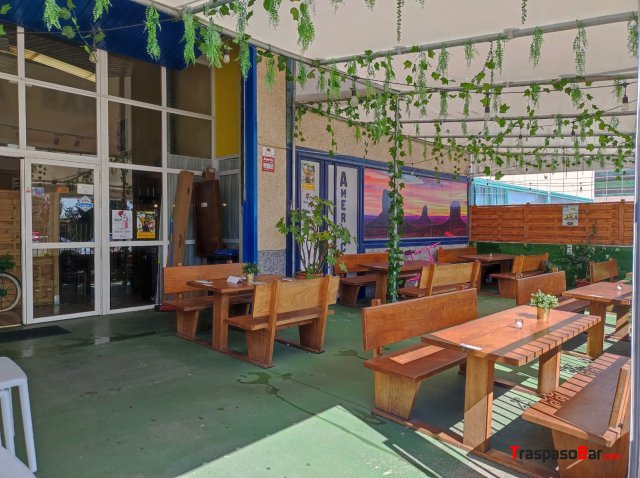 TRASPASO RESTAURANTE CON MEGA PARQUE DE BOLAS