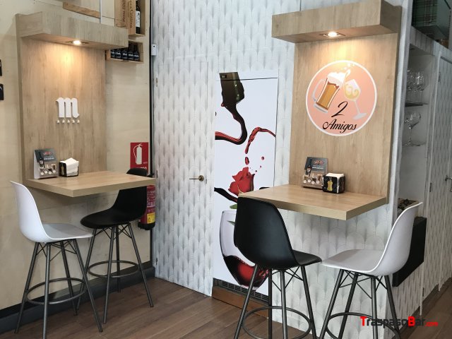 Se traspasa cafetería 