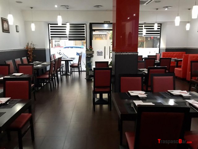Restaurante en Argüelles, 4 mesas de terraza