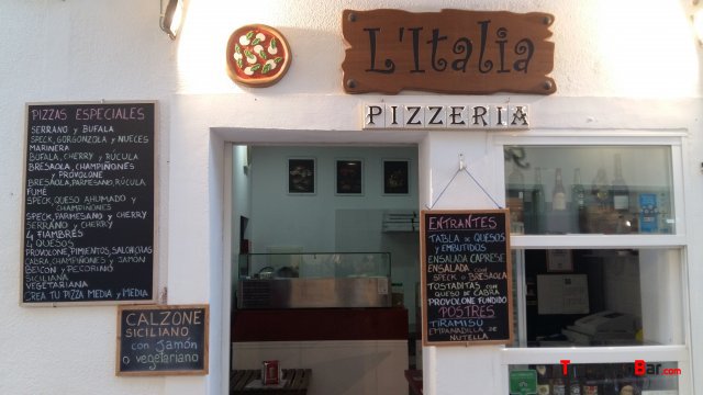 TRASPASO PIZZERIA EN CALLE PEATONAL