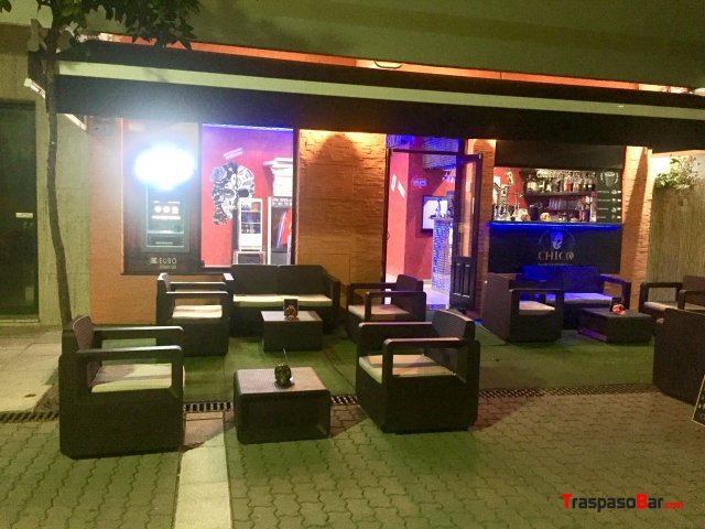 Traspaso bar de copas y cafetería 