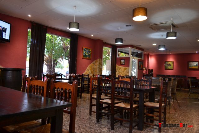 TRASPASO BAR-RESTAURATE EN FUNCIONAMIENTO
