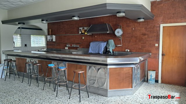 Se alquila restaurante parrillada